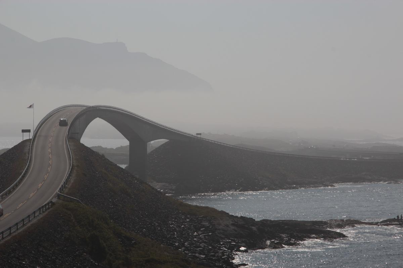 Illustration for article titled Go For A Drive On Norway's Achingly Beautiful Atlantic Ocean Road